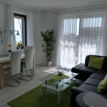 Ferienwohnung-mit-meerblick *